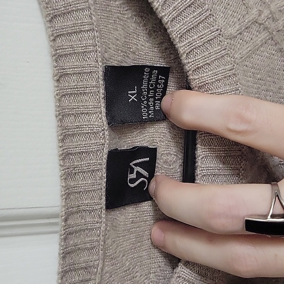 Saks Fifth Avenue Black Label 100% Thick Cashmere Cable Knit Super Plush Sweater - Picture 2 of 8